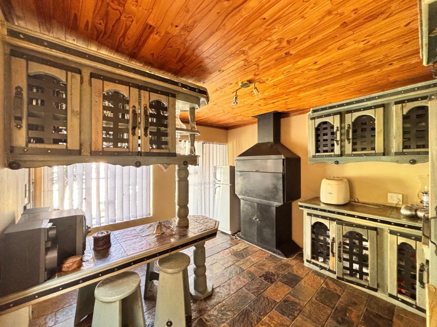 4 Bedroom Property for Sale in Flamwood North West